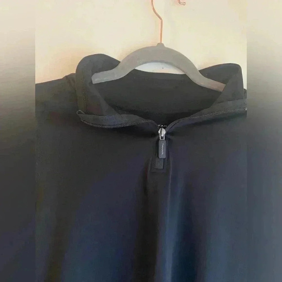 Tahari 1/4 Zip Pullover Black Size Small Activewear Techwear Sport Long Sleeve - Picture 3 of 10